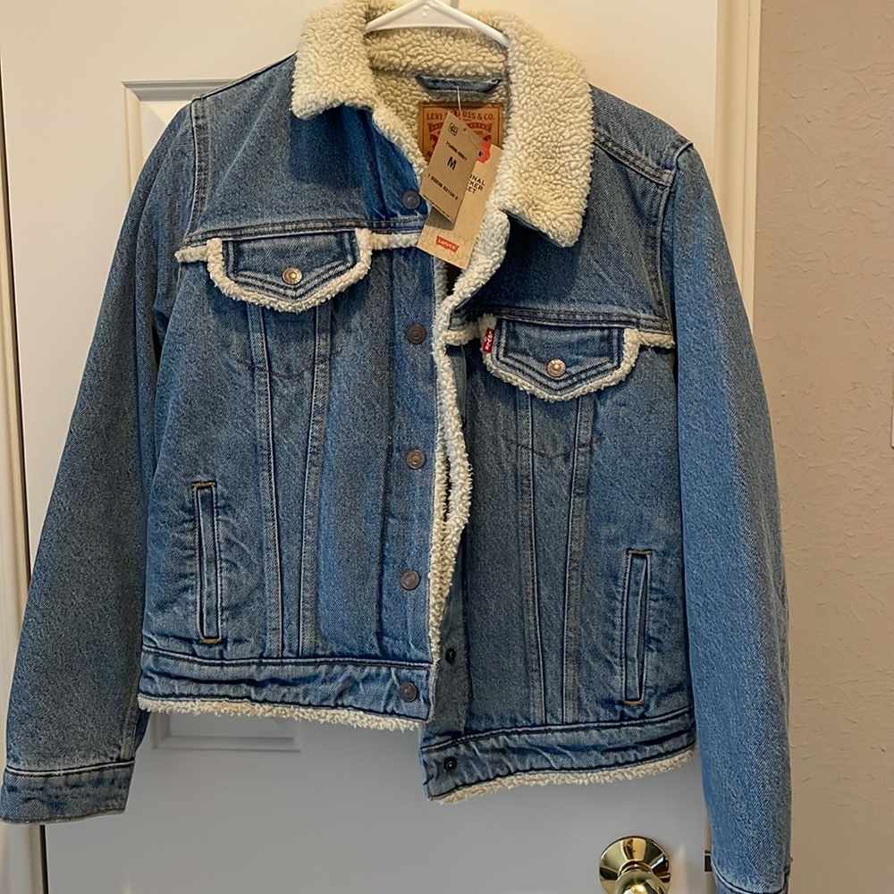 Levis Women’s Sherpa Trim Trucker Jacket